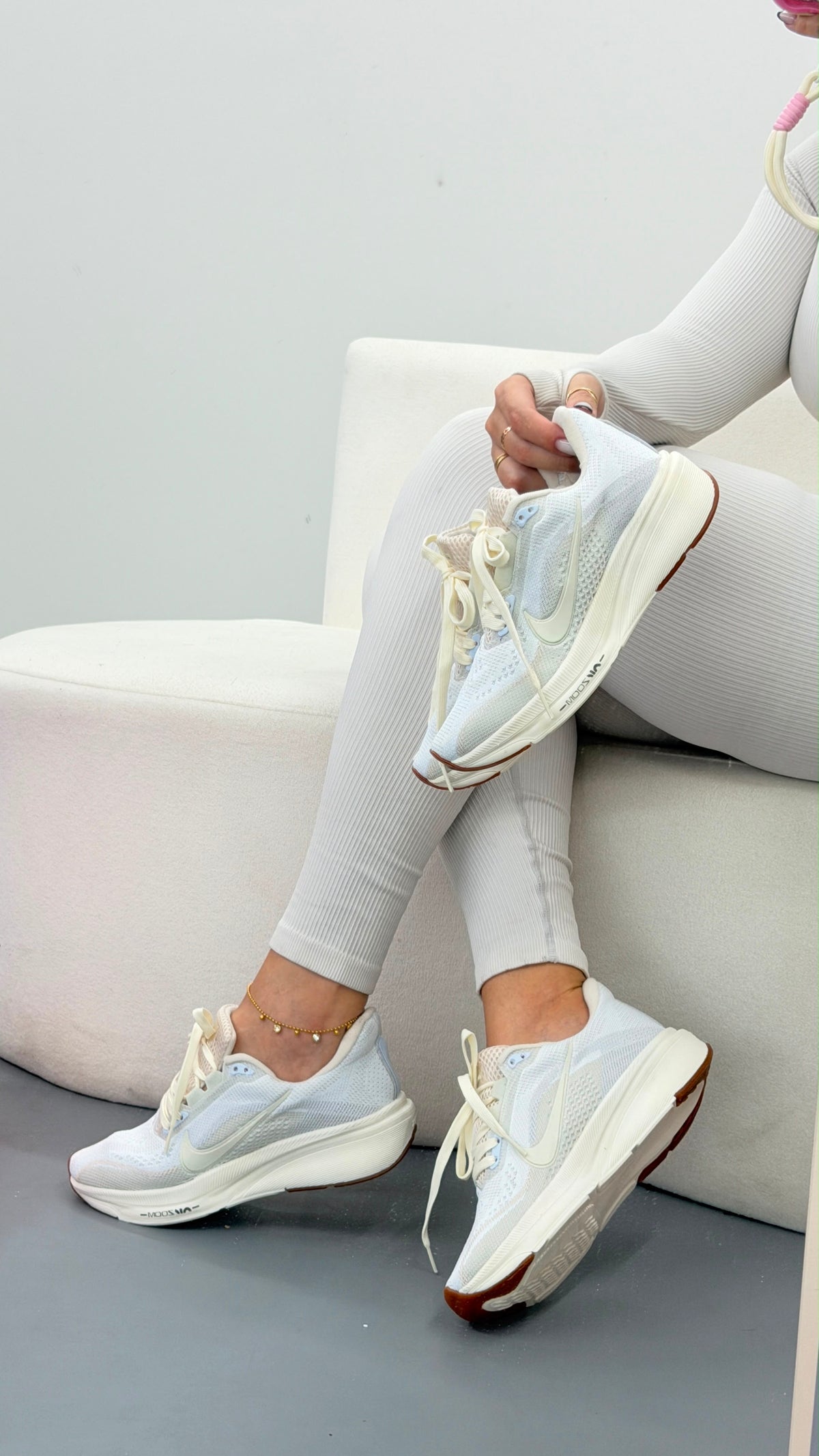 Pegasus 42 Knit - Off white